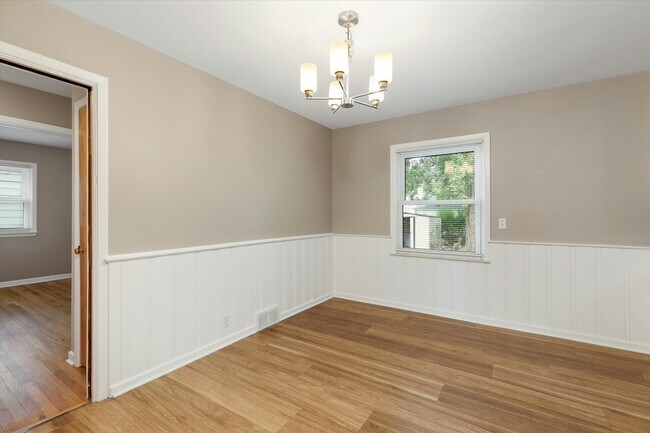 Building Photo - 1319 Amelia St