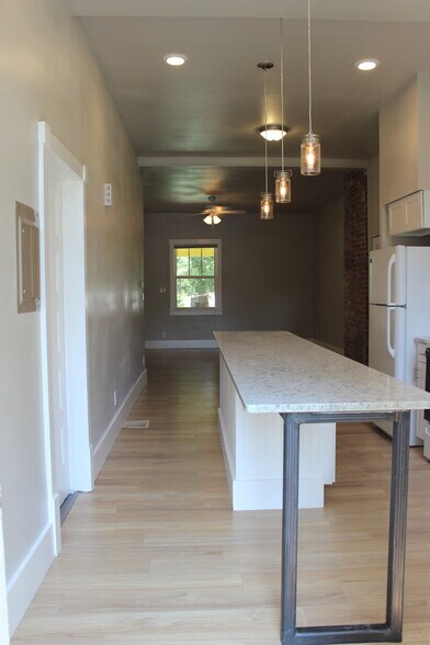 Building Photo - 514 Atwood St.