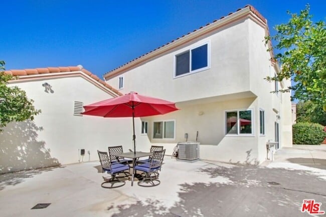 Building Photo - 20318 Blythe St