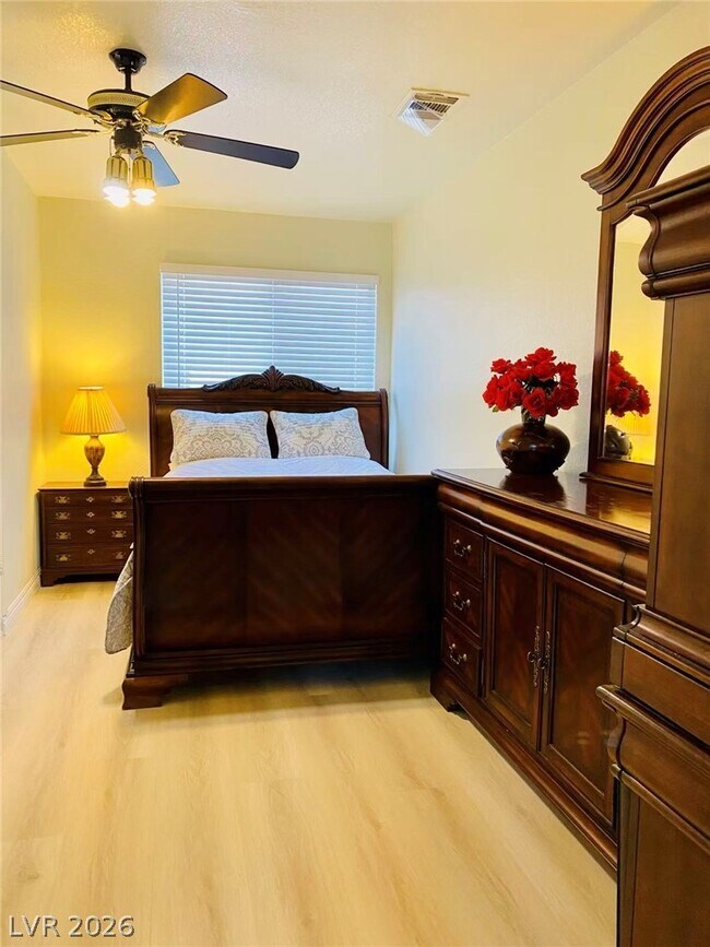 Building Photo - 6576 Moonshadow Cir
