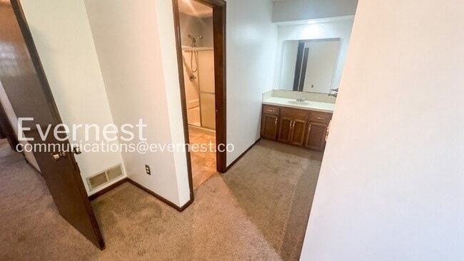 Building Photo - 3 Bed/2.5 Bath Townhome with Fenced Yard / Pets Not Accepted / Vouchers Accepted / Coming Soon!
