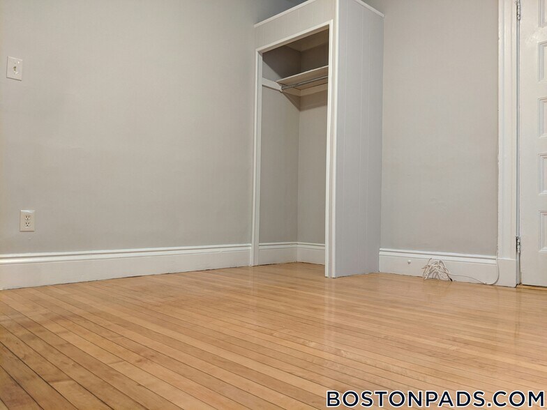 Building Photo - 9 Upland Rd