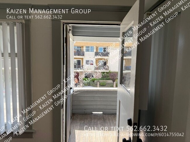 Building Photo - 536 W 14th St