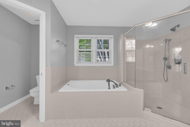 Building Photo - 13072 Autumn Willow Dr