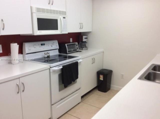 Building Photo - 653 Waterside Dr