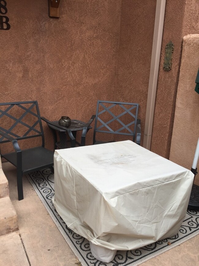 Building Photo - Manitou Springs Townhome