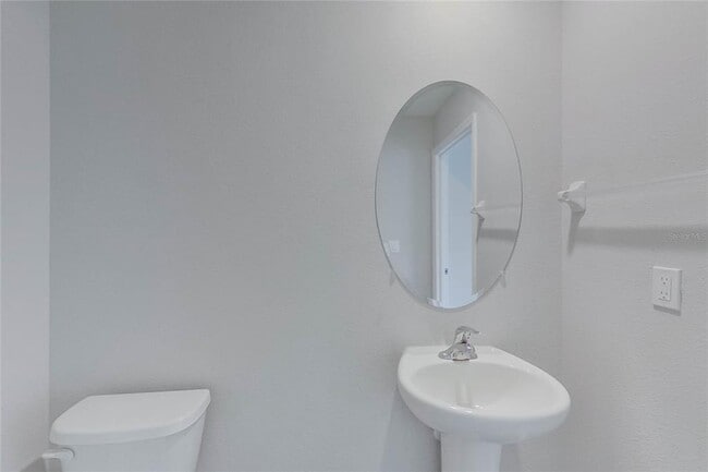 Building Photo - 8644 SW 44th Ct