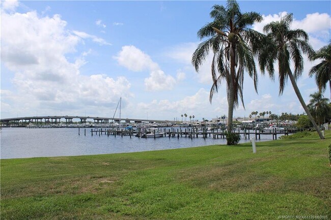 Building Photo - 2600 S Kanner Hwy