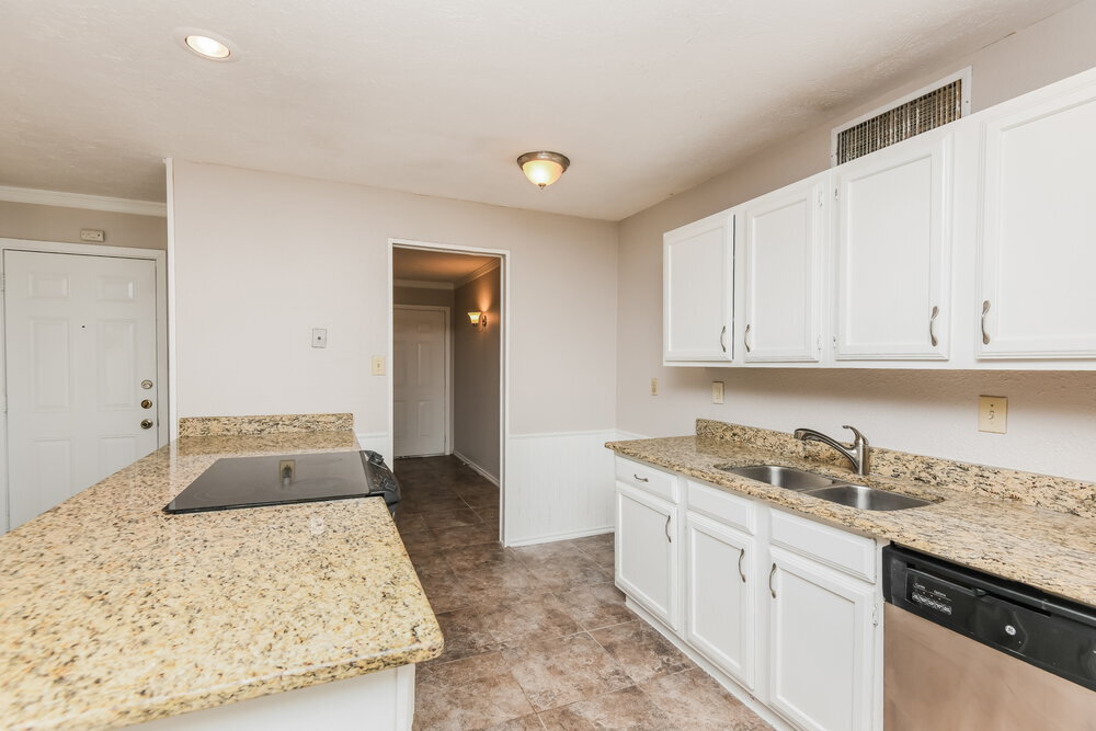 Building Photo - 6317 Sunset Rd