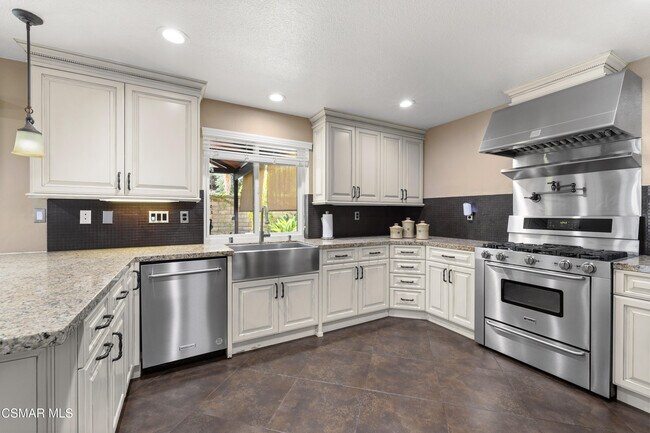 Building Photo - 1648 Meadowglen Ct