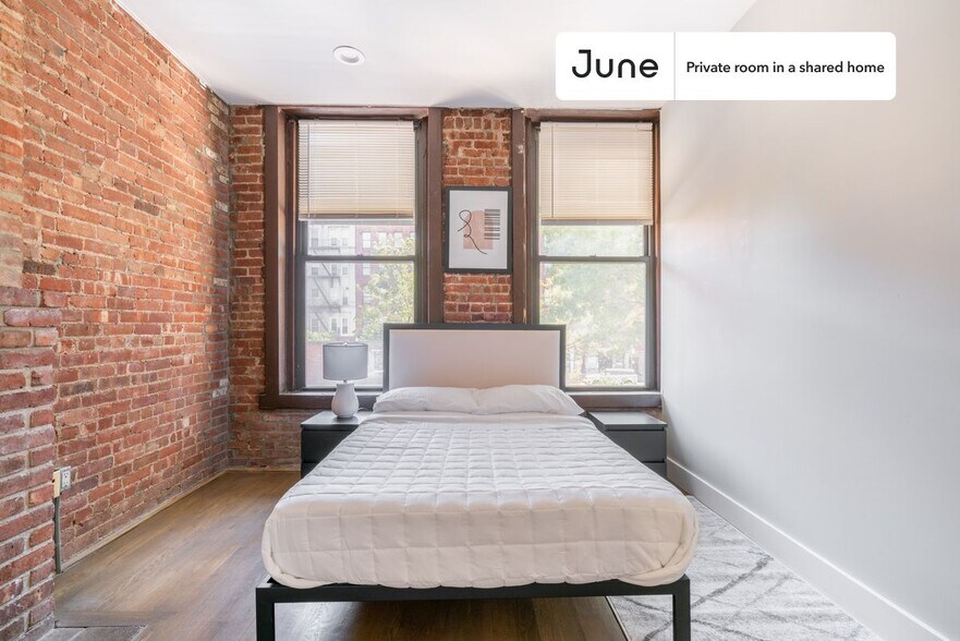 Building Photo - Room in Shared 4 bed/2 bath home