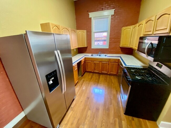 Building Photo - Stylish LowerTown Loft Living in the Heart...