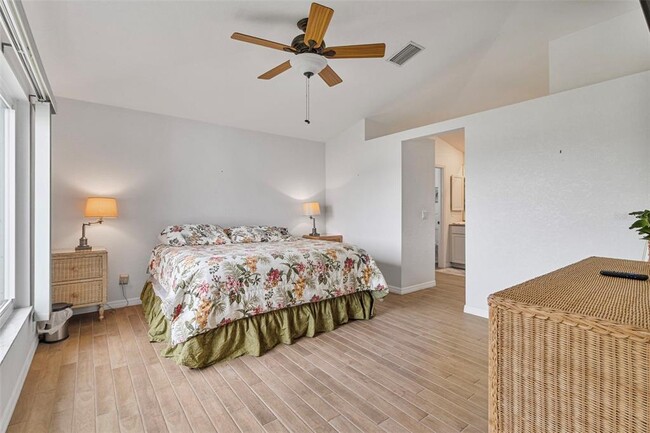 Building Photo - 6460 Blueberry Dr