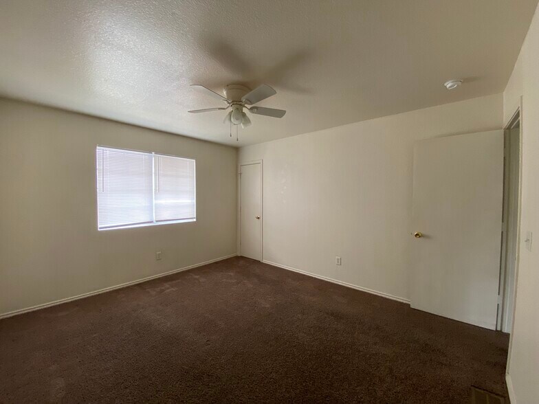 Building Photo - 4302 Sylvia Dr