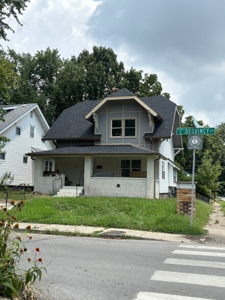 Building Photo - 501 Dequincy St
