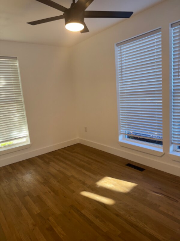 Building Photo - 5204 E 60th Way