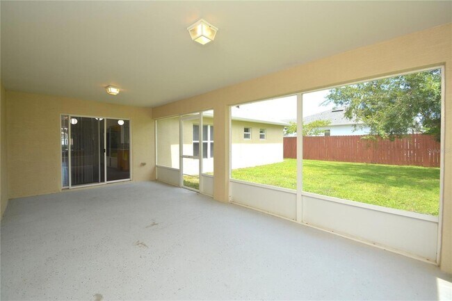 Building Photo - 36 Frenora Ln