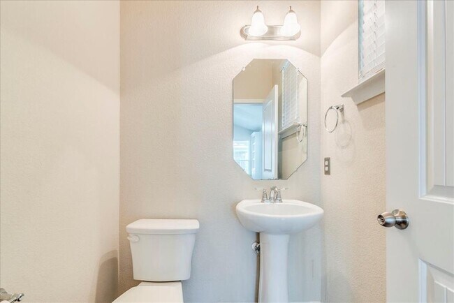 Building Photo - 711 Heritage Springs Trail