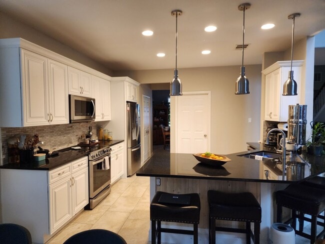 Building Photo - 13027 5 Brooks