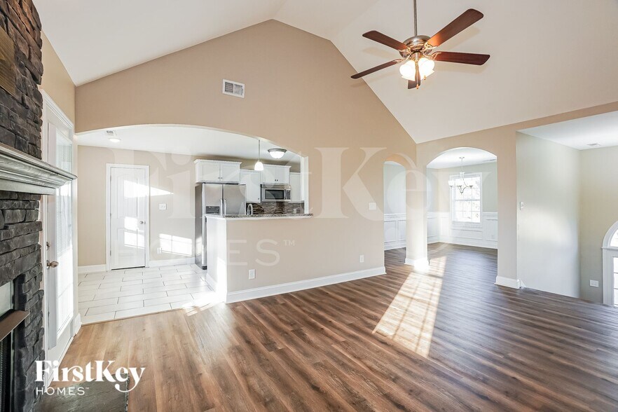 Building Photo - 2592 Hattington Dr