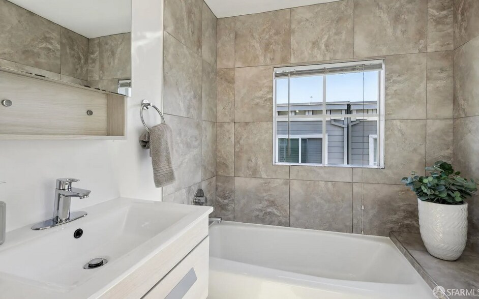 Building Photo - 28 Jennifer Pl