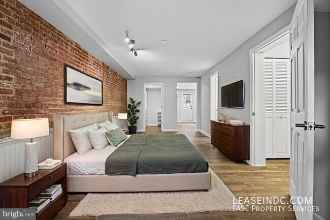 Building Photo - 1507 Vermont Ave NW