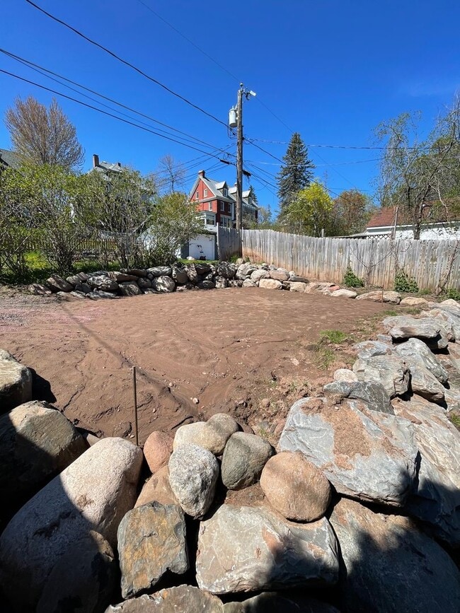 Building Photo - Available Sept 6! - Beautiful 4 Bed 3 Bath