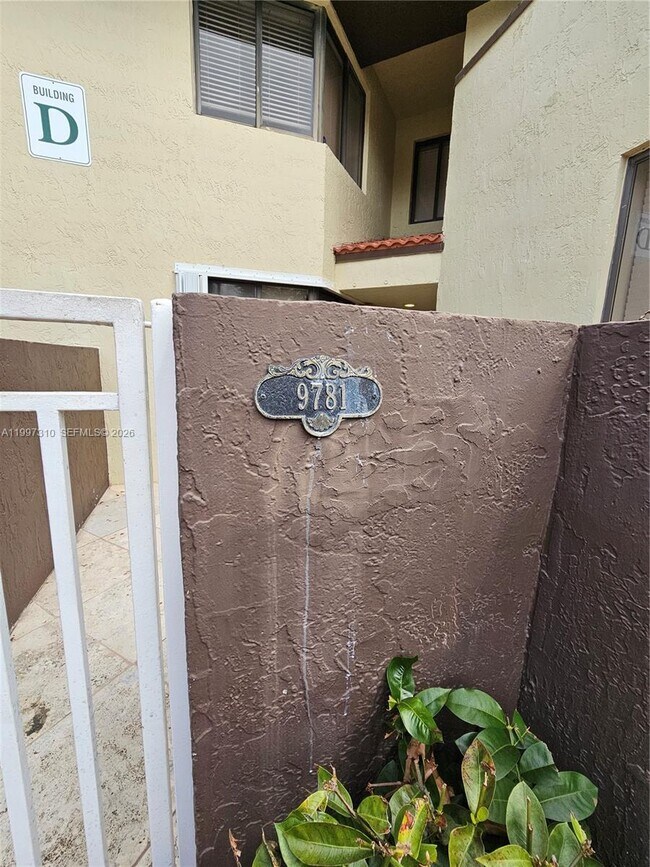 Building Photo - 9781 SW 138th Ave