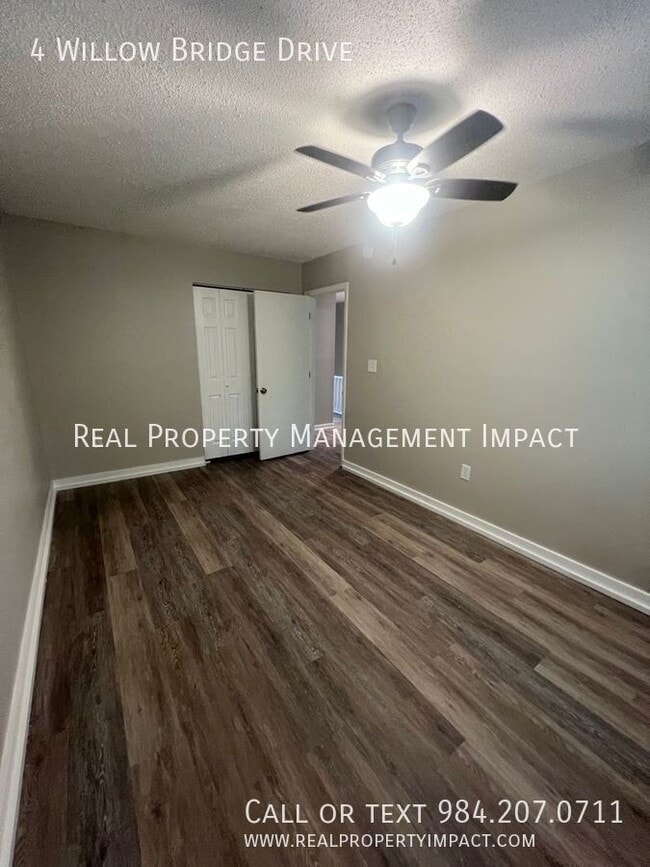 Building Photo - 4 Willow Bridge Dr