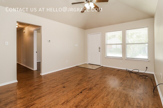 Building Photo - 136 Stewart Bend Ct