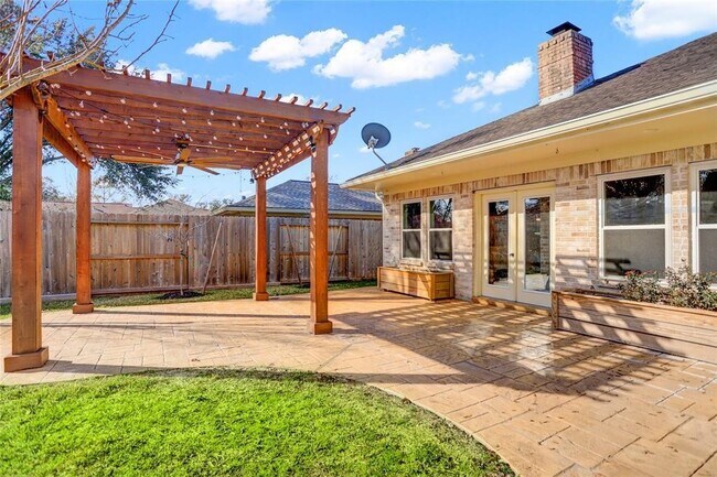 Building Photo - 3110 Fairmont Ct