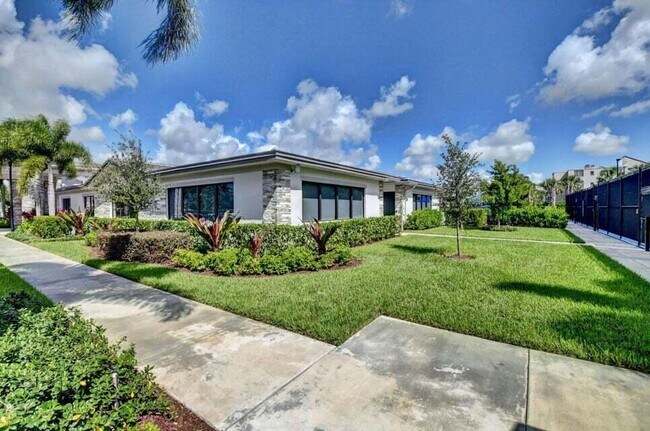 Building Photo - 14468 Three Ponds Trail
