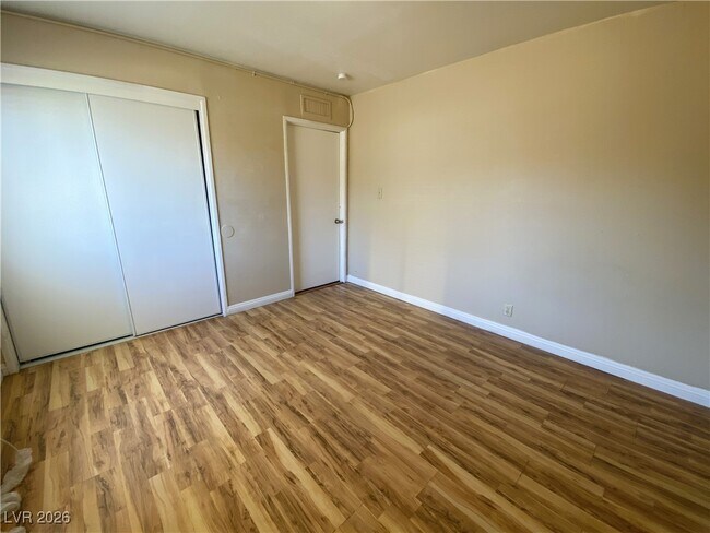 Building Photo - 230 W Boston Ave