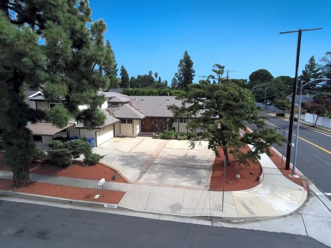 Building Photo - 18624 Kenya St