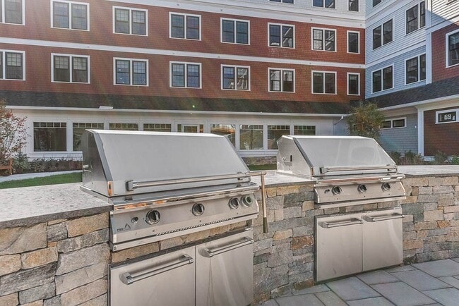 Building Photo - 22 Everett St