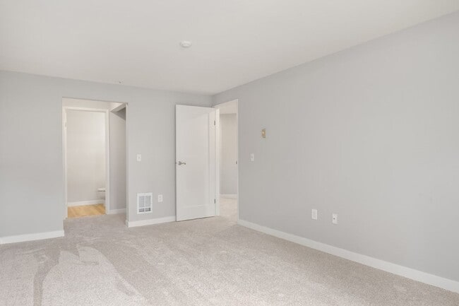 Building Photo - 2Bd/2Ba Woodinville Condo