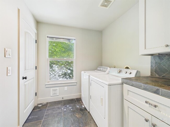 Building Photo - 4604 Avenue H