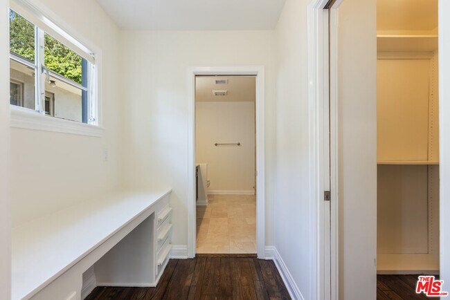 Building Photo - 11339 Thurston Pl