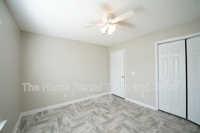 Building Photo - 134 Mustang Dr