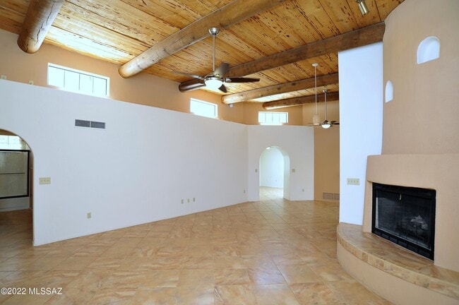 Building Photo - 1600 E Deer Shadow Ln