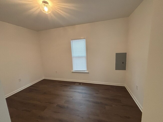 Primary Photo - 1236 Northview St