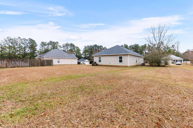 Building Photo - 105 Tahoma Dr