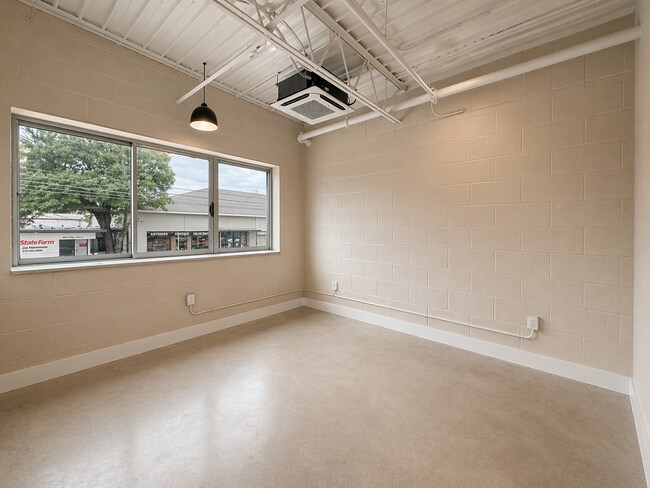 Building Photo - The Garden Lofts