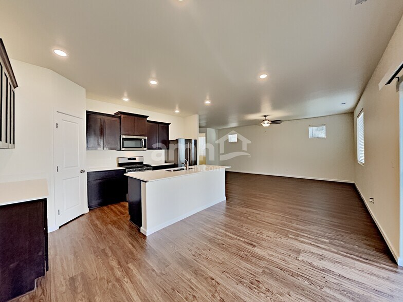 Building Photo - 2323 NW Matteo Dr