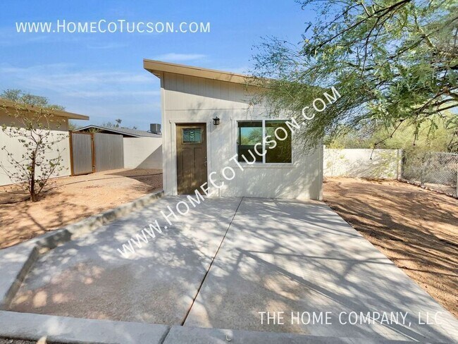 Building Photo - 8628 N Placita Del Cardo
