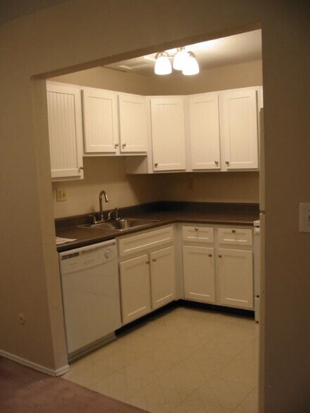 Building Photo - 4909 Crooks Rd