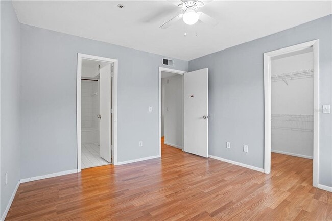 Building Photo - 494 N Pin Oak Pl