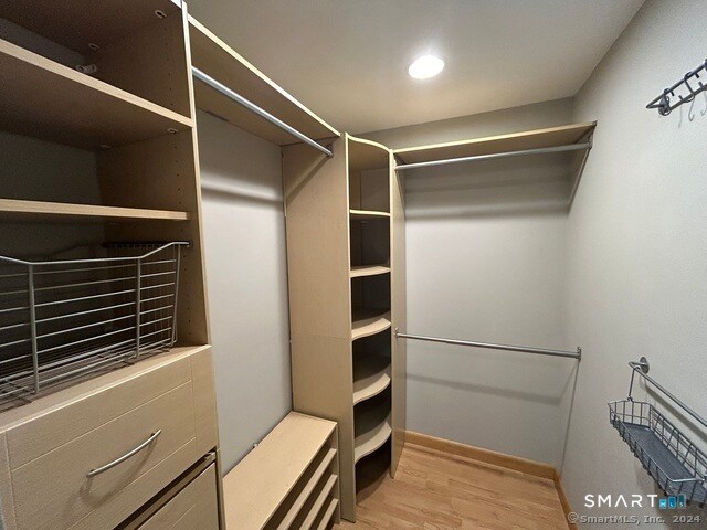 Building Photo - 111 deKoven Drive