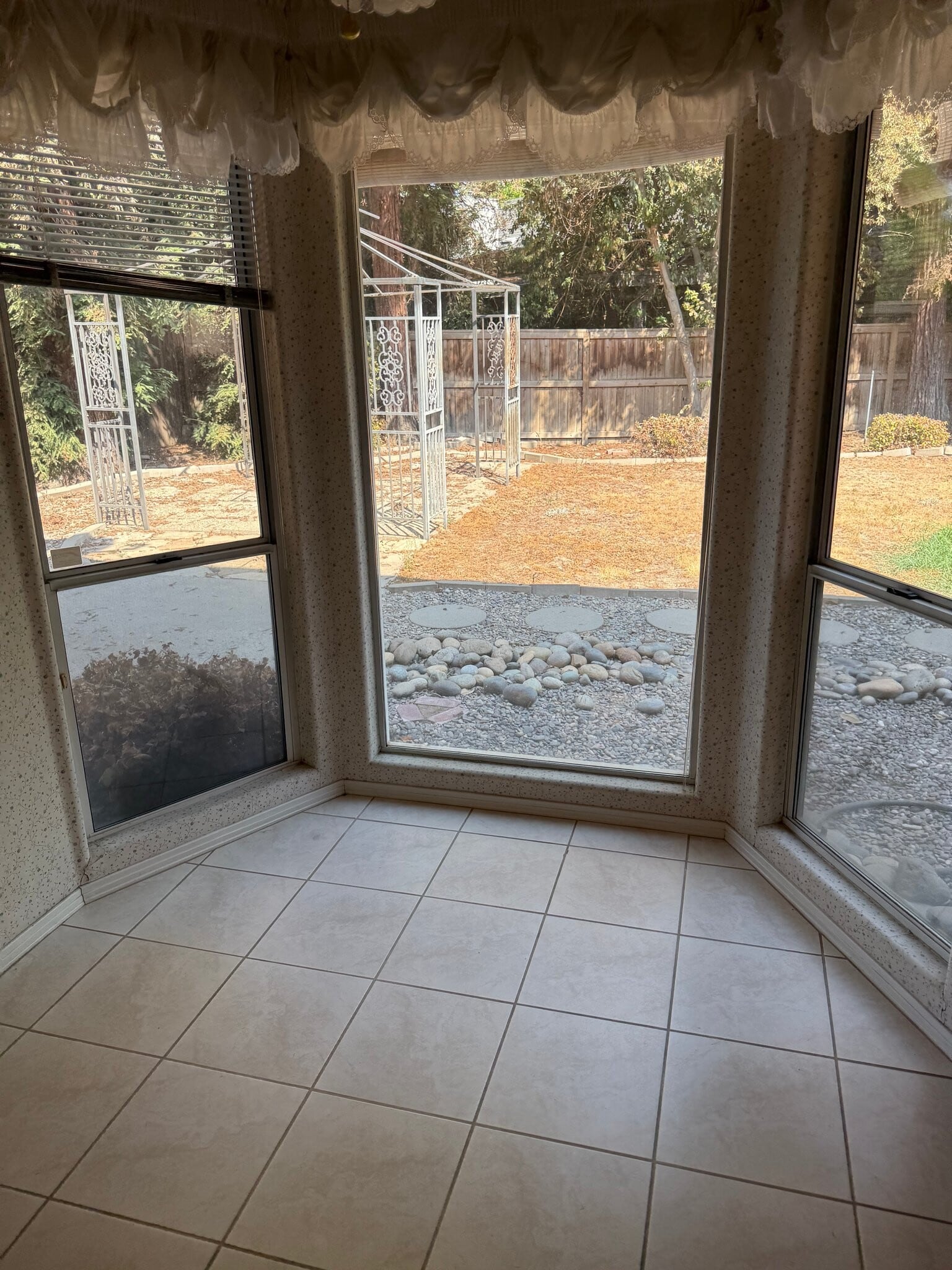 Building Photo - 9066 N Red Lion Dr