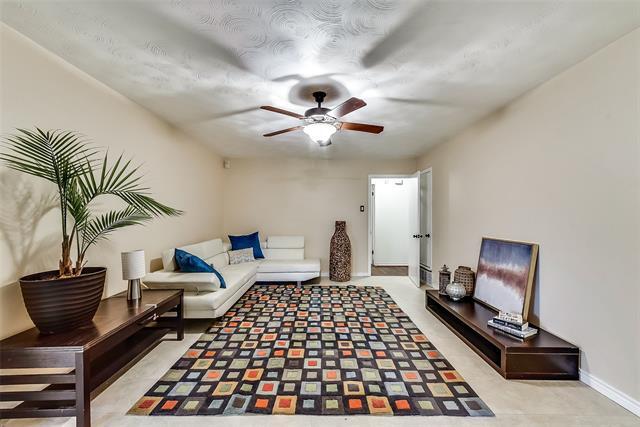 Building Photo - 8539 Bretshire Dr
